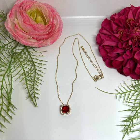 NEW⚜️ Red Crystal Charm Necklace - Picture 6 of 9